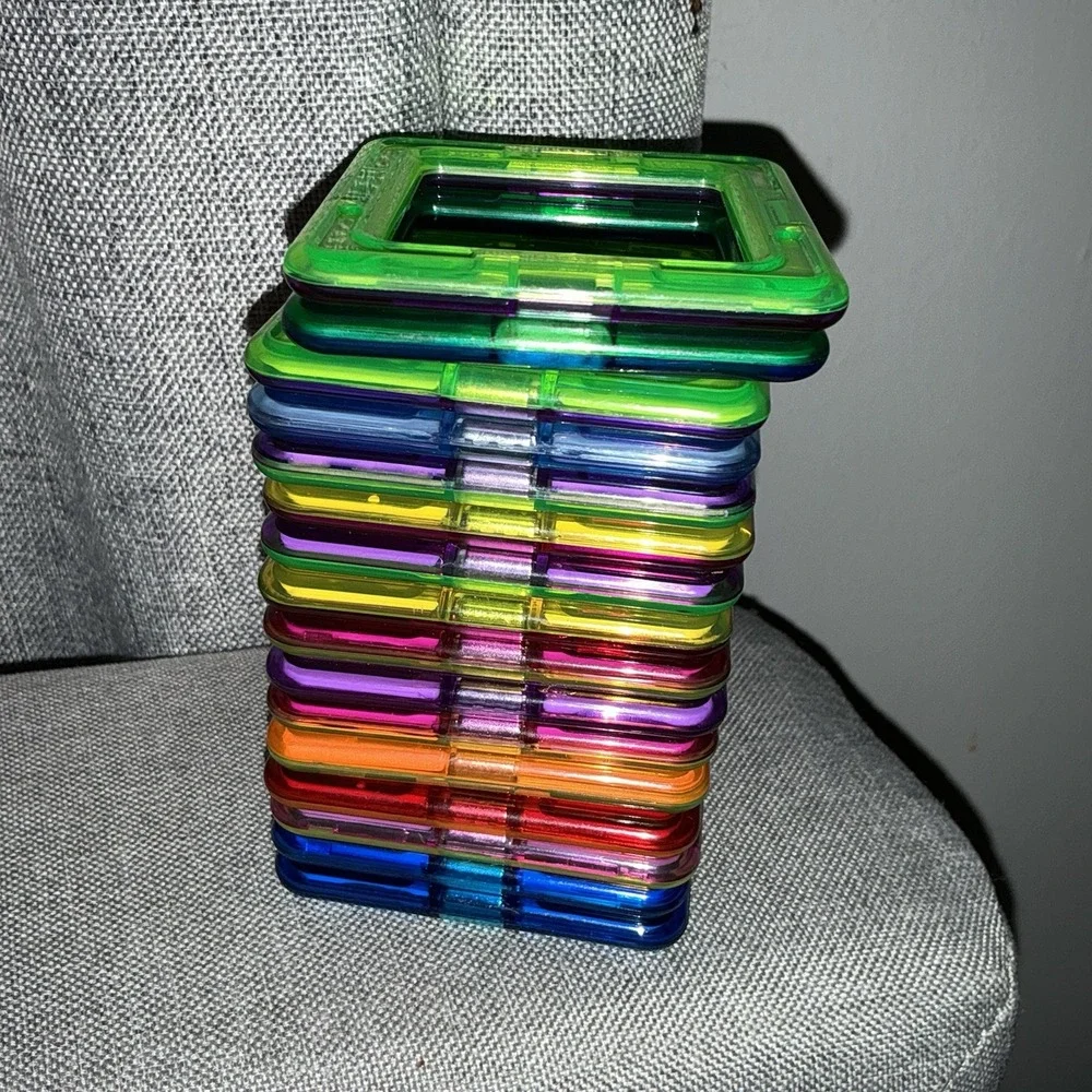 Magformers magnetic building